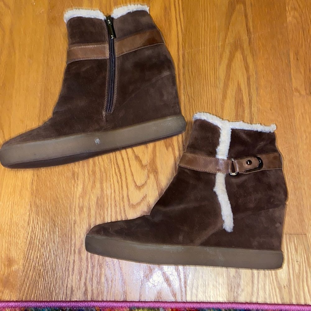 Aquatalia sz 10 wedge brown suede shearling booties